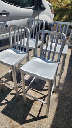 4 X Metal Bar Stools