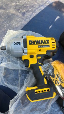 Dewalt xr impact 1/2” with battery and charger
