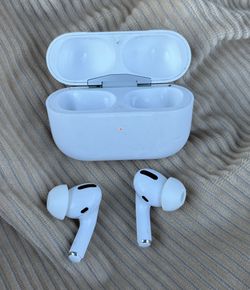 Apple AirPod Pro 1st Gen Case and AirPods A2084 Works Authetic AirPods