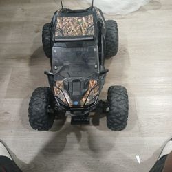 New Bright (1:5) Polaris RZR XP Pro 12.8V Battery Remote Control Camo ATV 2.4GHz