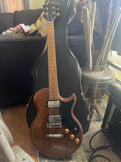 Electric Guitar with Hard Case & Amp