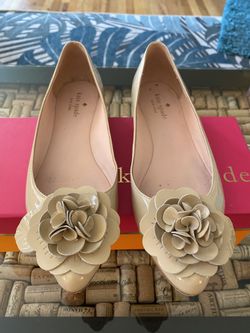 Kate Spade Sz 7.5 Ellie Blush Pink/Tan Flower Patent Leather Flats