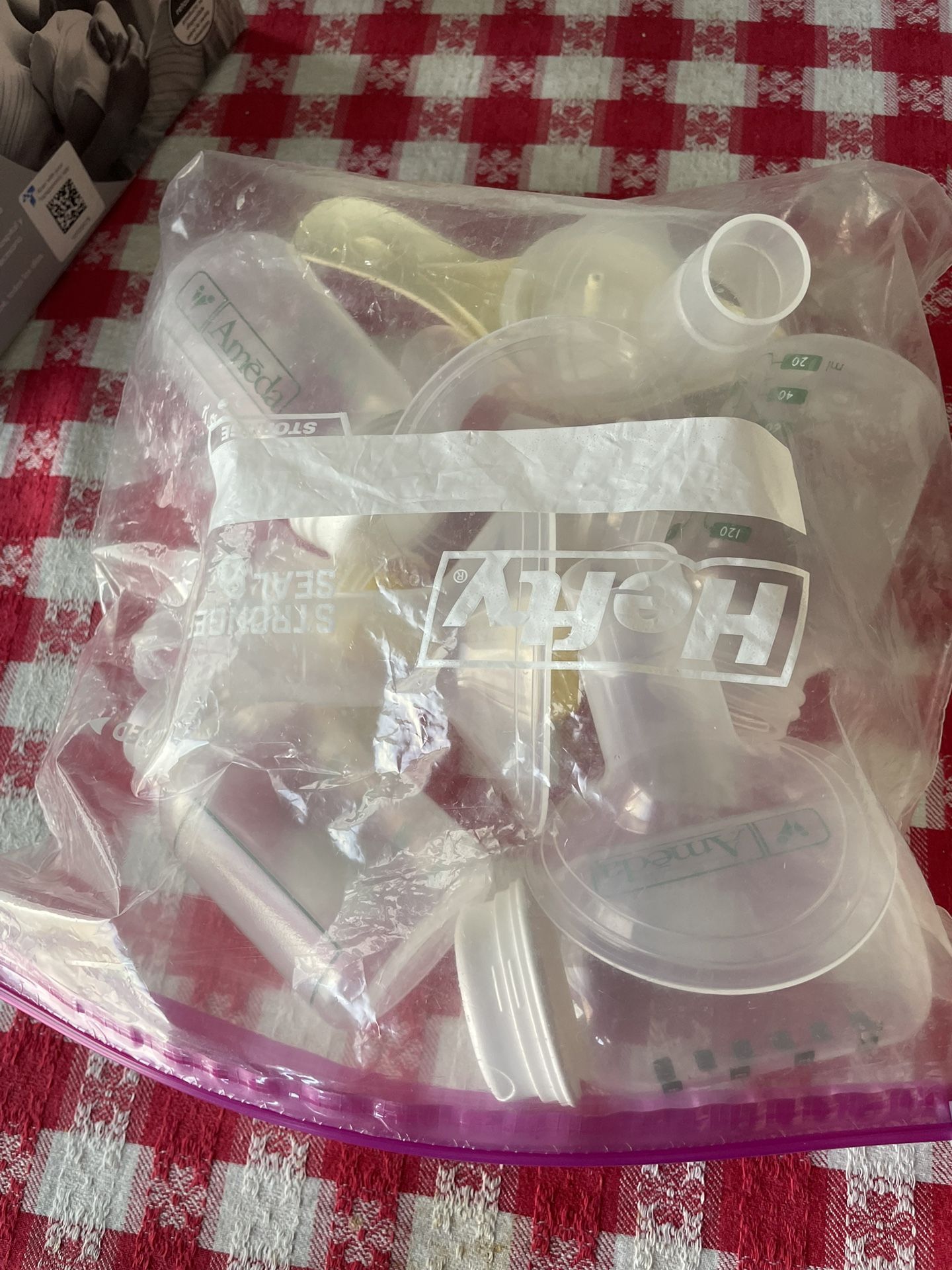 Breastfeeding Medela Pump