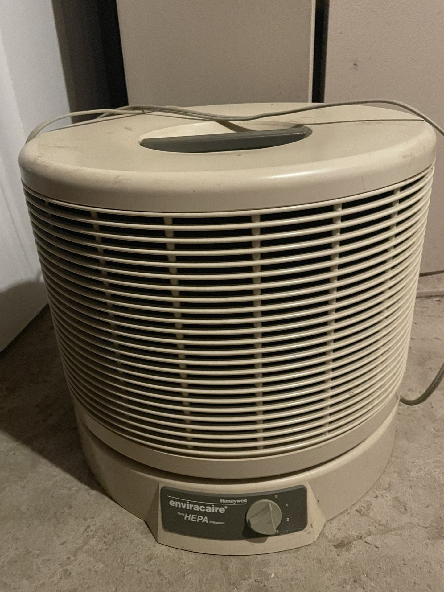 Honeywell Enviracaire True HEPA Air purifier