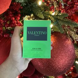 Valentino Born In Roma Green Stravaganza Perfume