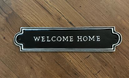 Hearth & Home Metal “ Welcome Home “ sign