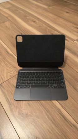 iPad Pro 11 inch m4 Magic Keyboard