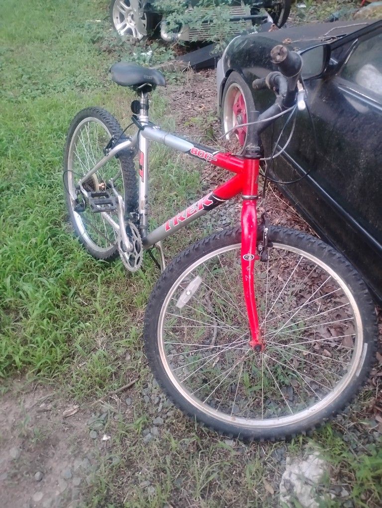 TREK 800 Sport (Needs Work)