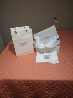 Alexander McQueen Size 40 Brand New With Receipt 