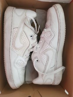 Nike SIZE 7Y (USED) PICK UP IN San Bernardino
