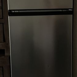 Vissani Refrigerator!