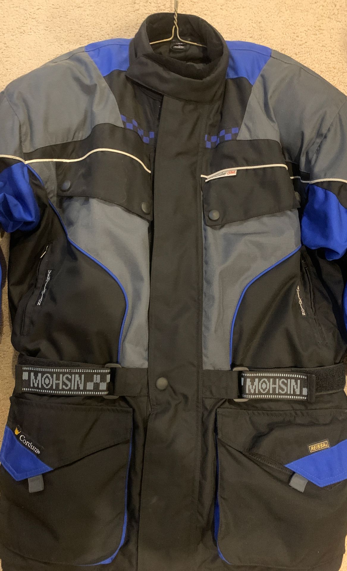 Motorcycle Jacket XL. Scotch lite 3M, Codura, armored with ventilation. Black and blue Perfect condition.