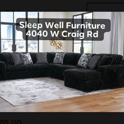 ✨️ Sectional Sofa ✨️ Furniture Queen Bedrooms, Dining Avail 