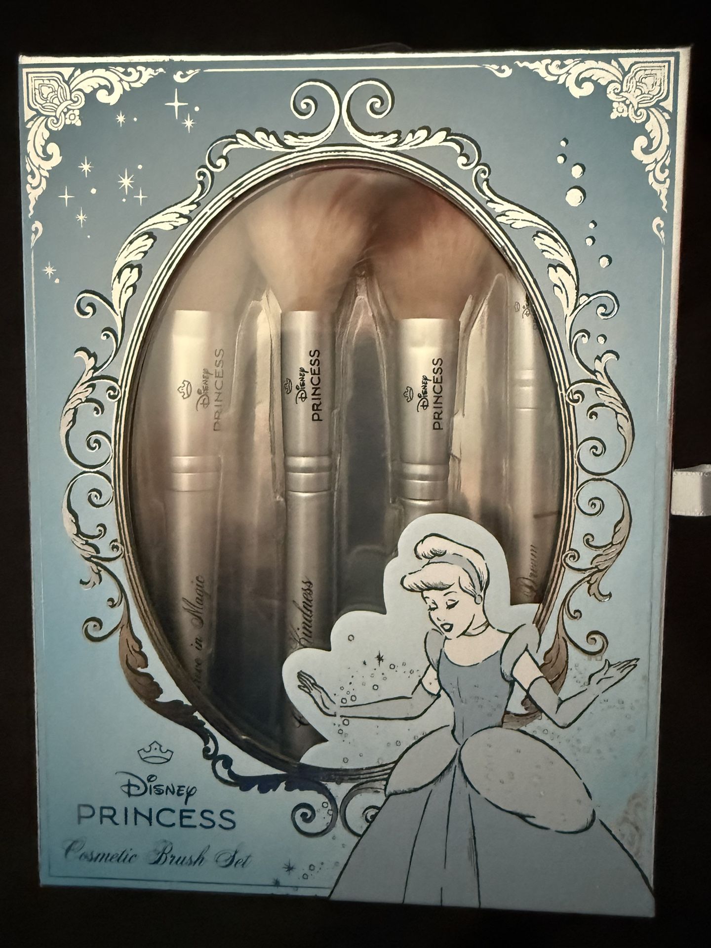 New Disney Cinderella Princess Women's Makeup Brushes Cosmetics 4 Piece Set