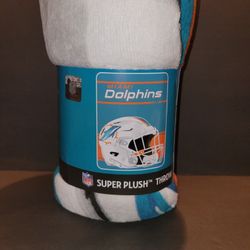 Miami Dolphins throw
