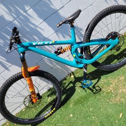 2018 Yeti SB5.5 MTB " Med  TURQ "