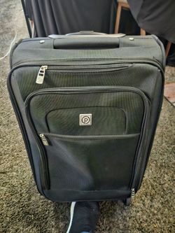 Expandable luggage with wheels