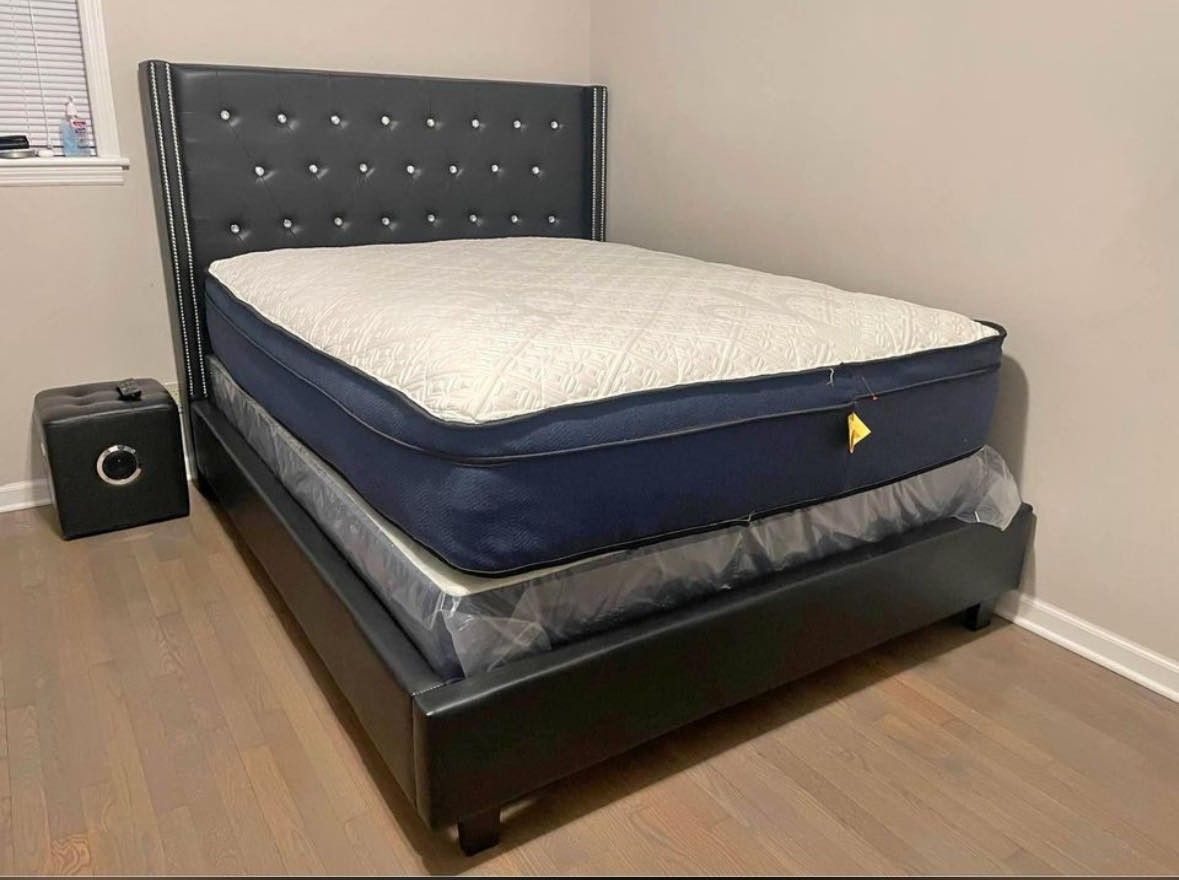 🚚 Queen Bed Frame, Mattress, Box Spring $550