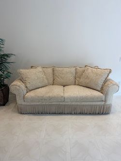 Elegant Cream Living Room Sofa with Fringe