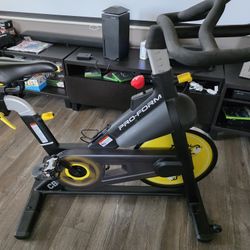 PRO-FORM LE TOUR DE FRANCE EXERCISE BIKE