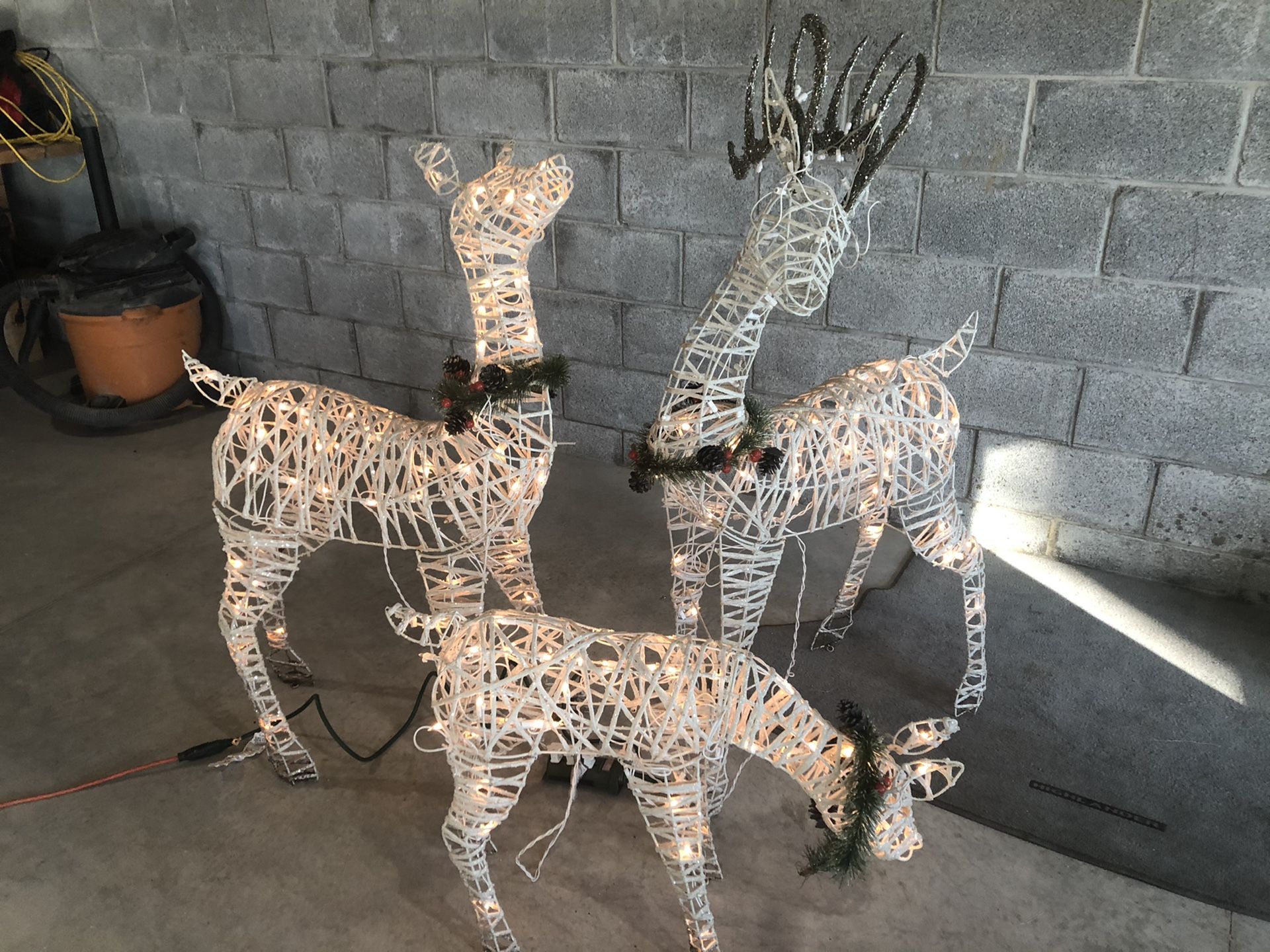 Outdoor 3 piece Reindeer family light set