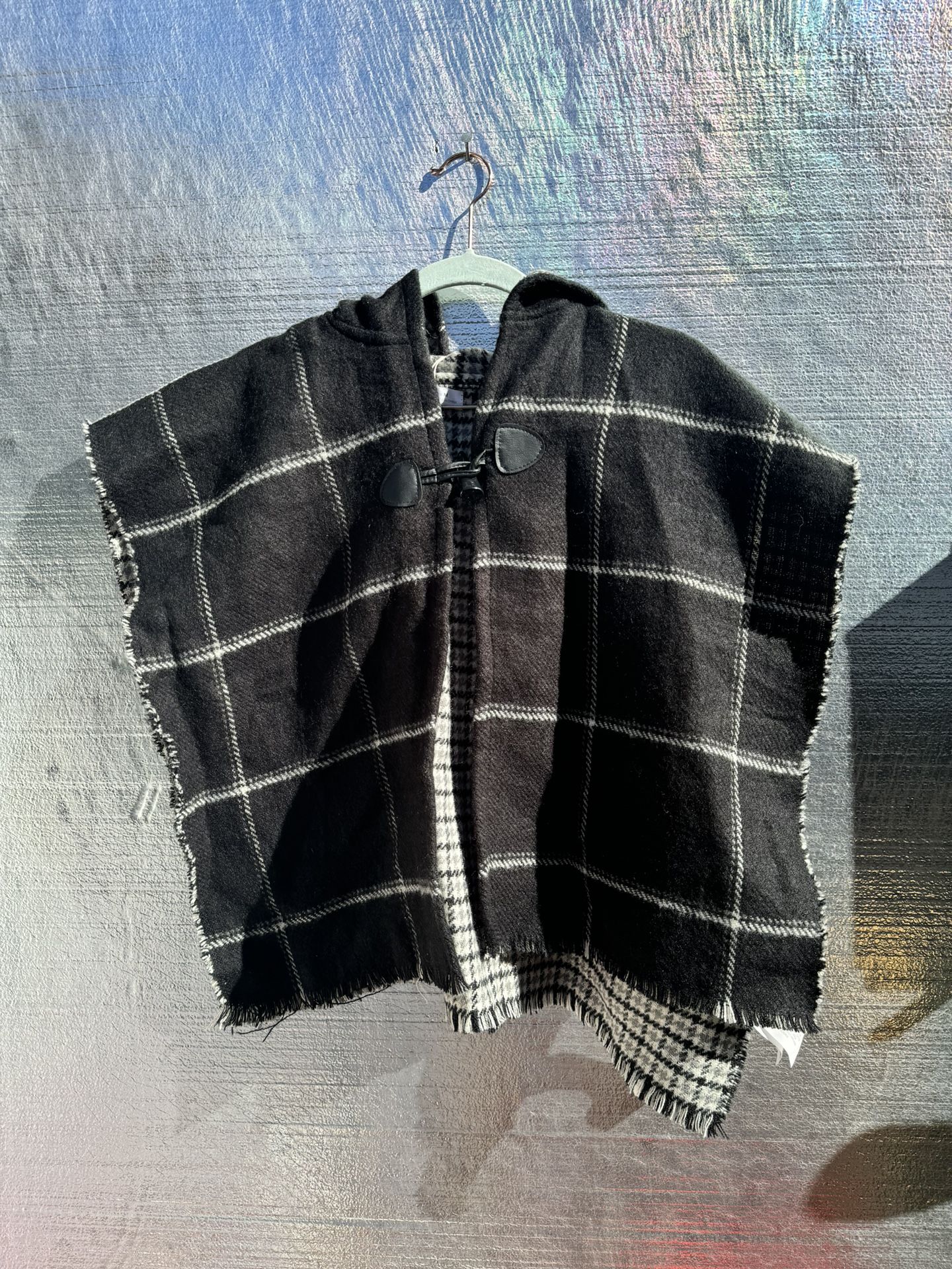 New. Girls Zara Poncho. Size Medium 