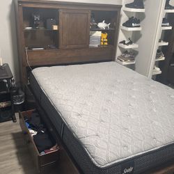 QUEEN SIZE BED FRAME