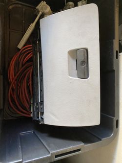 Bmw E90 glove box