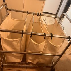 Rolling Hamper