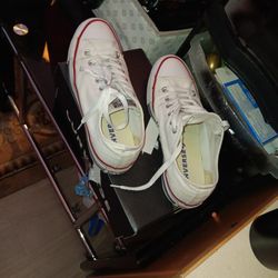 Shoes Converse 5 In A Half Men's Worn Once 