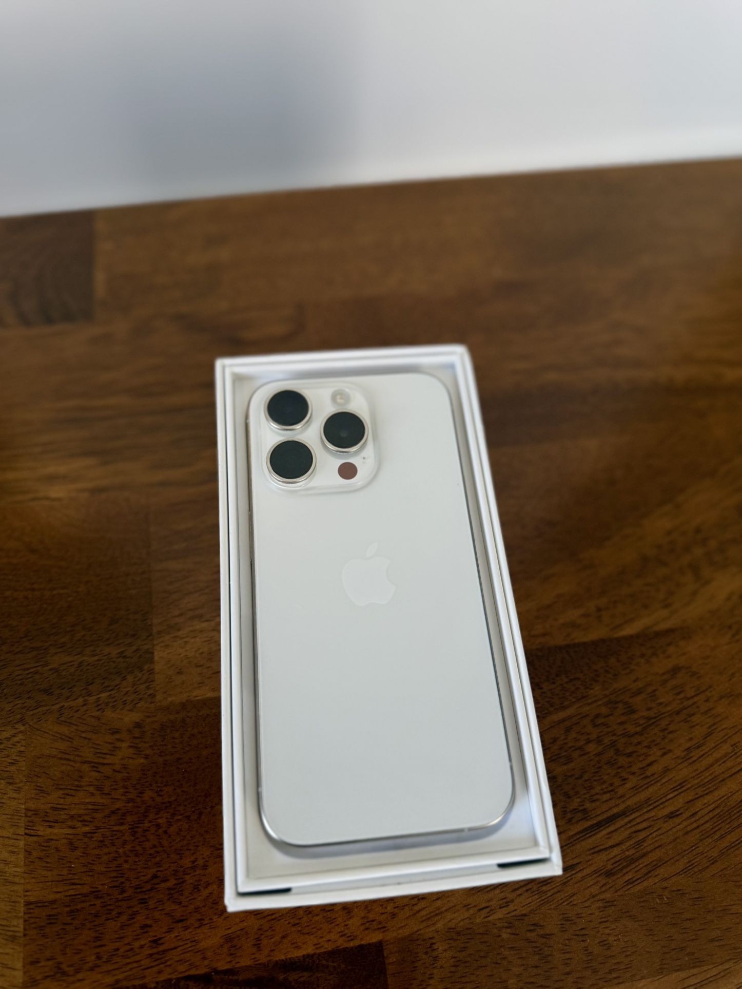Apple iPhone 15 Pro 128GB (Unlocked!)