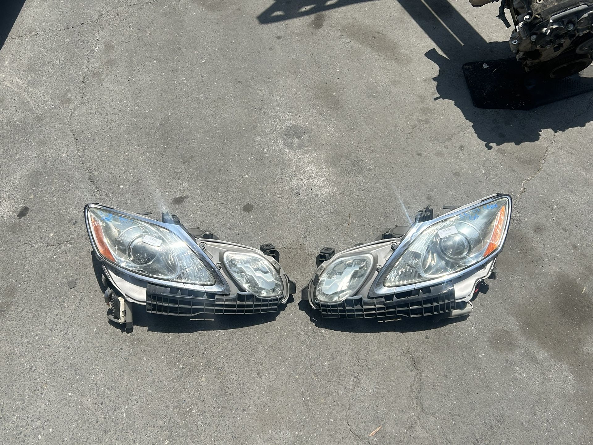 2006-2012 Lexus GS Left Driver Headlight $500 Right Passenger Headlight $500 Xenon Type
