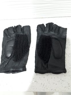 Leather driving gloves