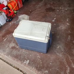 Coleman Thermo-electric Cooler