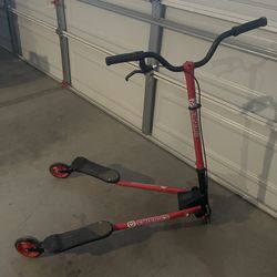 Fliker Drift Wiggle Scooter 3-Wheeled Red Vehicle