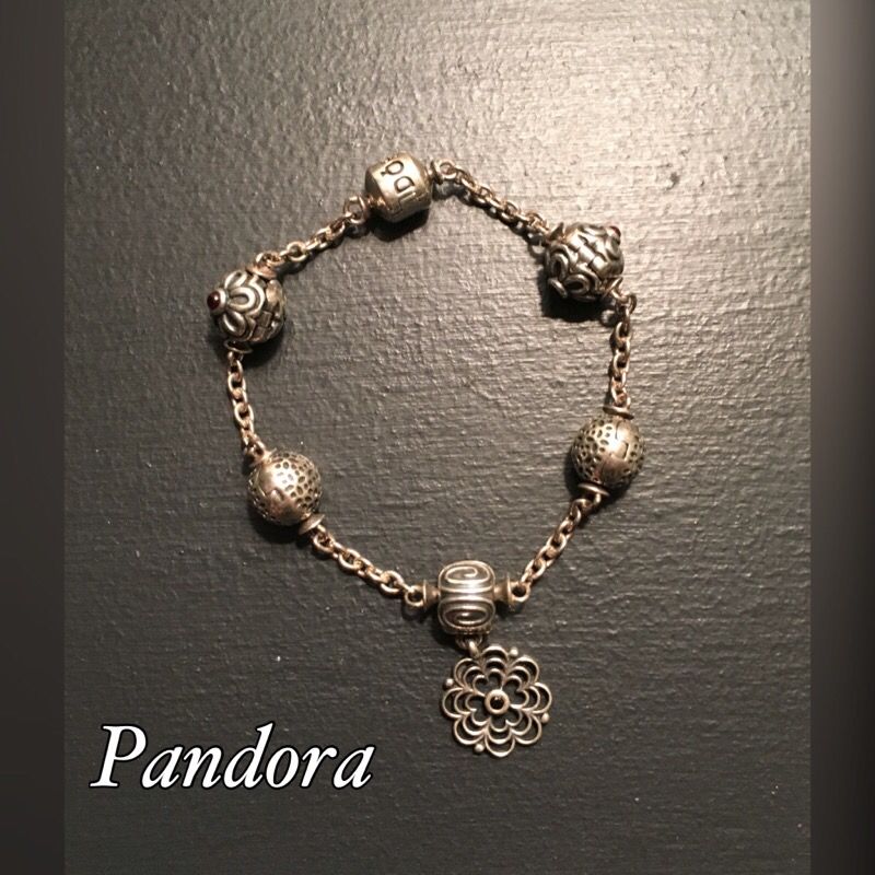 Pandora Silver. Bracelet. .