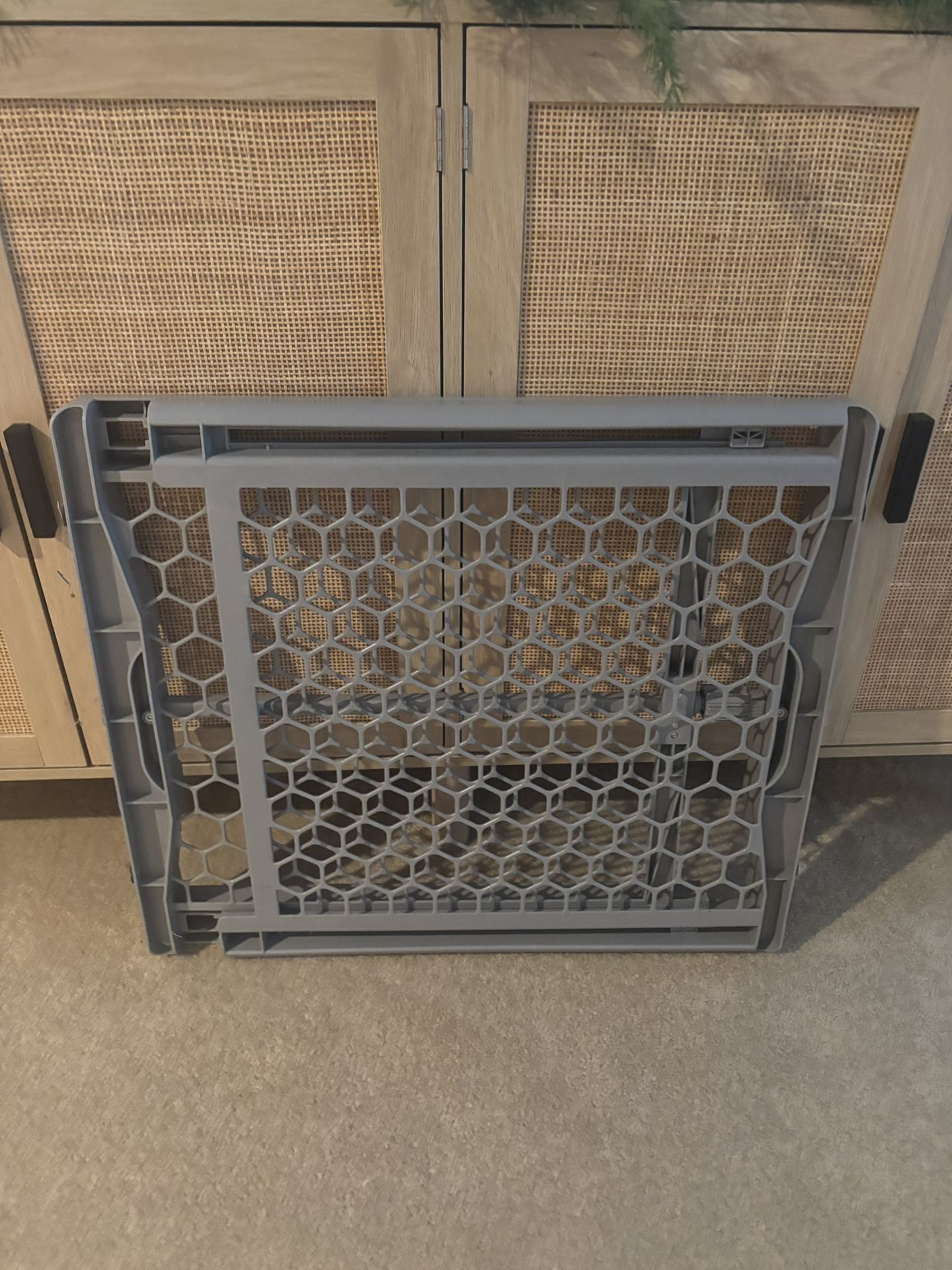 Plastic Adjustable Safety Gate