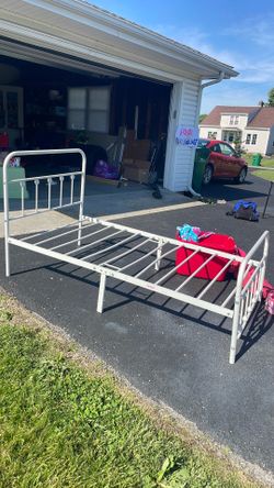 Kids twin bed