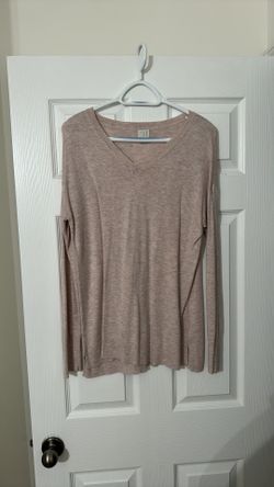 Women’s Light Pink V Neck Sweater