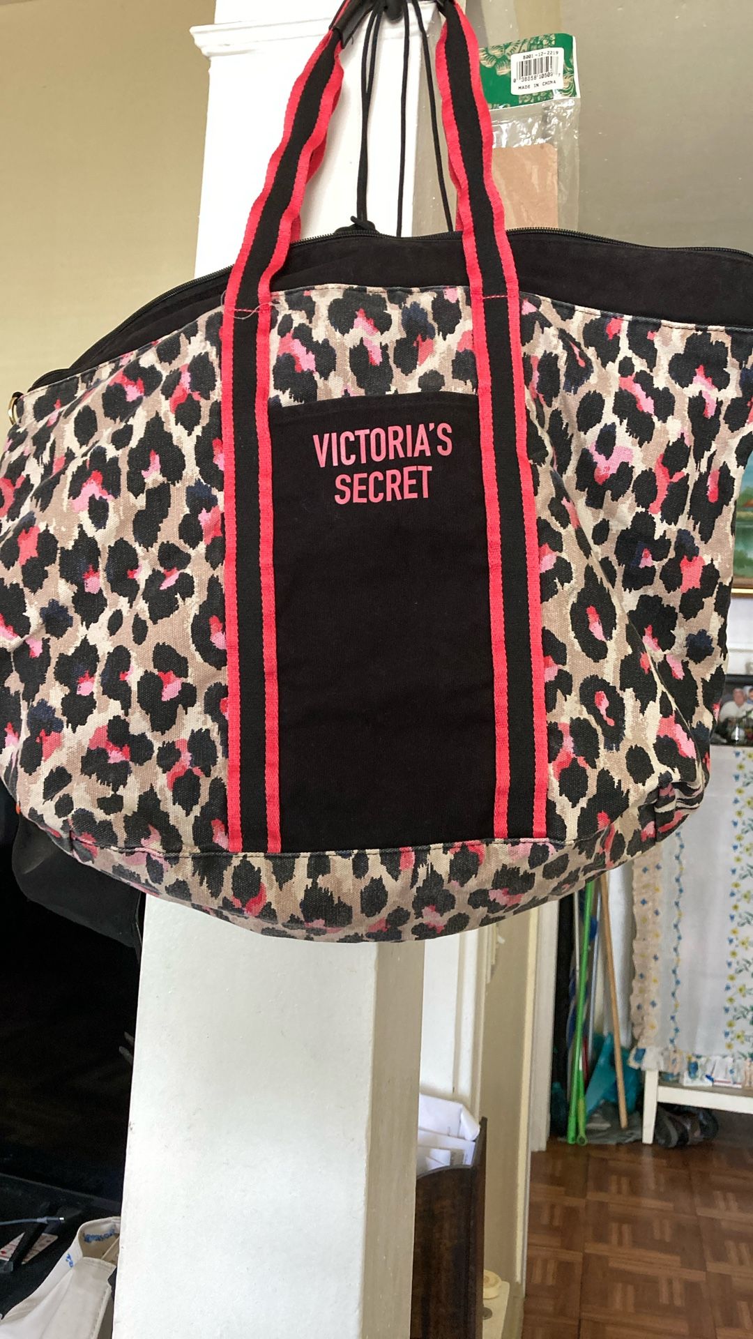 Victoria Secret. Tote Bag