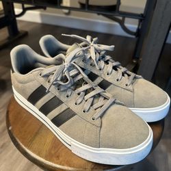 Great condition adidas Men's size 12 Daily 4.0 Shoes (retails $65) 