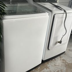 Samsung Washer & Dryer Set  Washer Works Great / Dryer Needs Repair