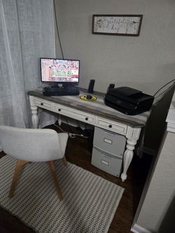 Computer table