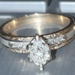 Gold diamond ring