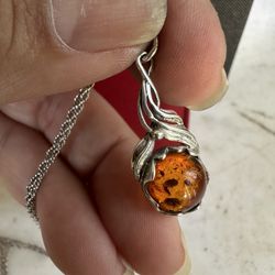 Small , Vintage 925 Sterling Silver W/genuine Amber Necklace , 16in. 925 Chain 