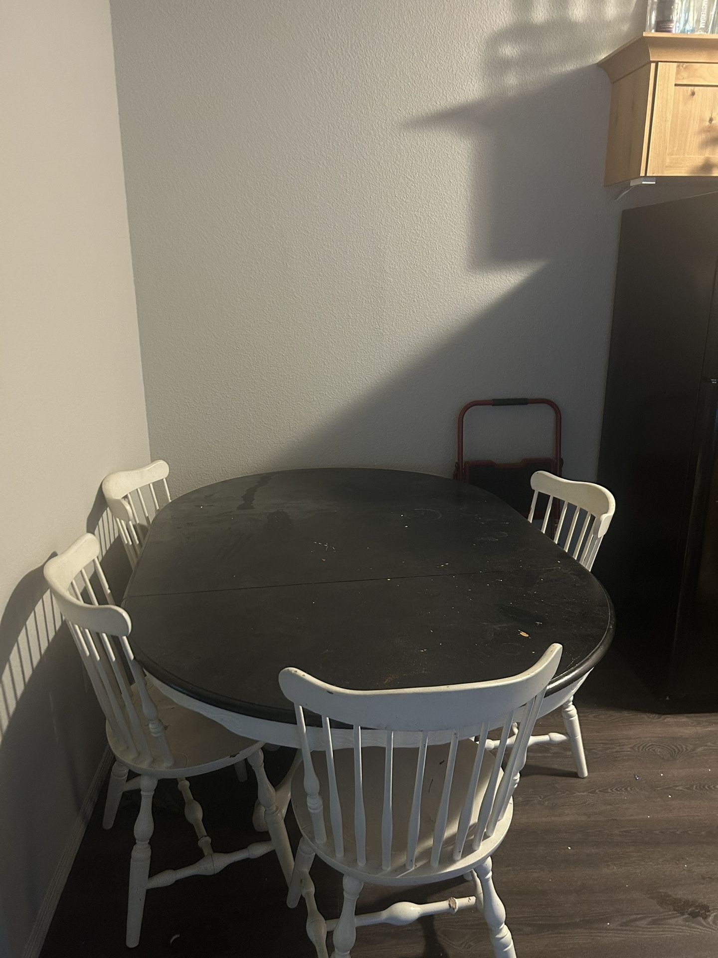 4 seat dining table