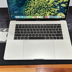 Apple MacBook Pro 2018 15” TouchBar 2.6Ghz 6CORE i7 16GB//500GB RADEON PRO 560x 4GB VRAM