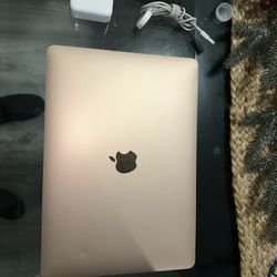 Mac Book Air 2020 Apple Watch 2019 