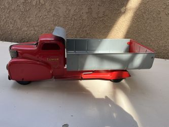 Lumar Antique dump truck