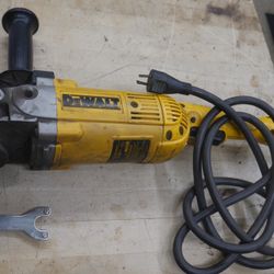 7" LARGE ANGLE GRINDER BY DEWALT #D28474W used. tested. in a good working order. 